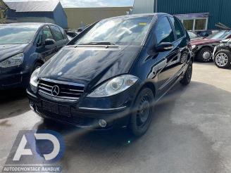 Coche siniestrado Mercedes A-klasse A (W169), Hatchback, 2004 / 2012 1.5 A-150 5-Drs. 2006