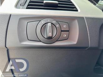 BMW 3-serie 3 serie (E90), Sedan, 2005 / 2011 320i 16V picture 17