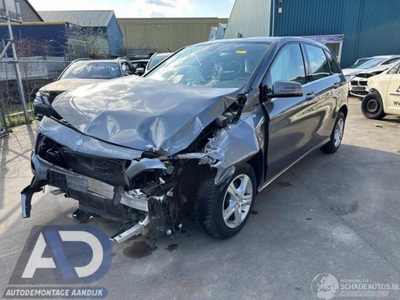 Mercedes B-klasse B (W246), Hatchback, 2011 / 2018 1.6 B-180 BlueEFFICIENCY Turbo 16V