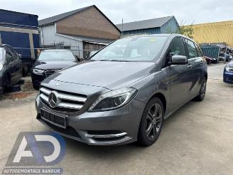 Unfallwagen Mercedes B-klasse B (W246/W242), Hatchback, 2011 / 2018 1.6 B-180 BlueEFFICIENCY Turbo 16V 2012
