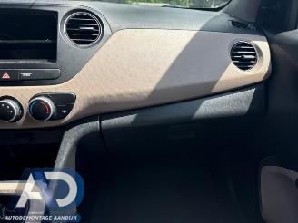 Hyundai I-10 i10 (B5), Hatchback, 2013 / 2019 1.0 12V picture 14
