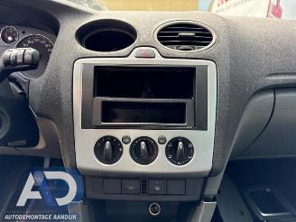 Ford Focus Focus 2, Hatchback, 2004 / 2012 1.6 16V picture 14