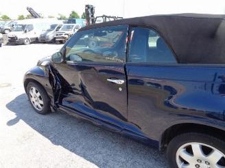 Chrysler Pt-cruiser 2.4  CABRIO picture 11