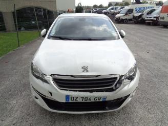 Peugeot 308 1.2 TURBO picture 10