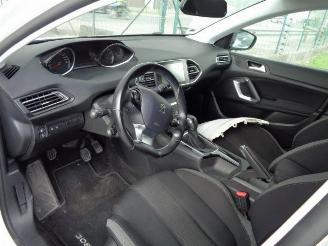 Peugeot 308 1.2 TURBO picture 5