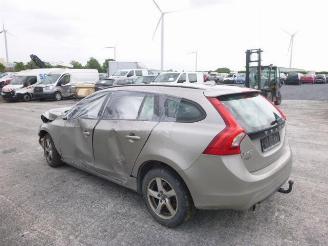Volvo V-60 2.0 D  D4204T9 picture 2
