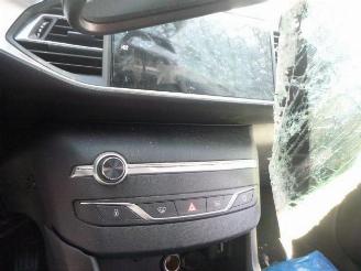 Peugeot 308 1.5 HDI GT LINE picture 11