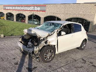 Toyota Yaris 1.3  DYNAMIC picture 3
