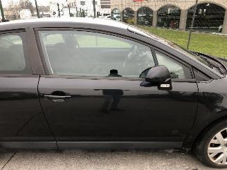 Citroën C4 COUPE 1.6 HDI picture 13