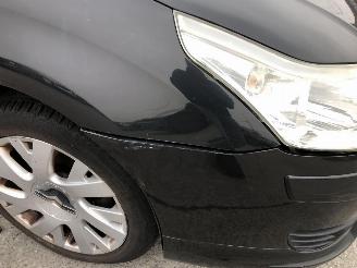 Citroën C4 COUPE 1.6 HDI picture 14