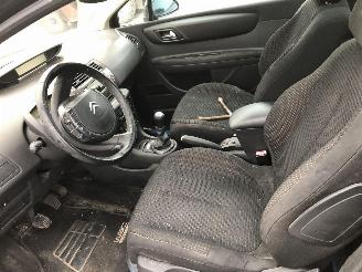 Citroën C4 COUPE 1.6 HDI picture 6