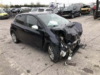 Peugeot 208 1.2 picture 4
