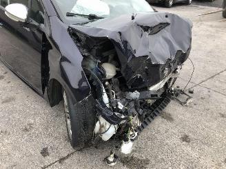 Peugeot 208 1.2 picture 13