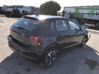 Volkswagen Polo 1.0   COMFORTLINE picture 2