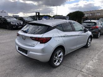 Opel Astra 1.0   INNOVATION picture 4