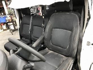 Renault Trafic 2.0 DCI picture 9