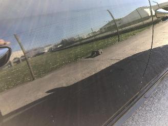 Volkswagen Golf 2.0 TFSI  R picture 18