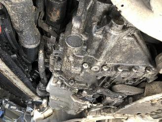 Volkswagen Golf 2.0 TFSI  R picture 24