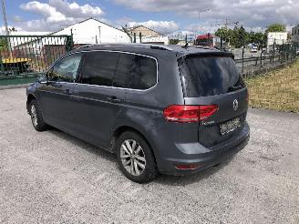 Schadeauto Volkswagen Touran 1.6 TDI 2019/2