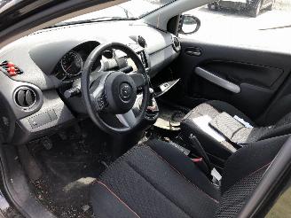 Mazda 2 1.3 picture 8