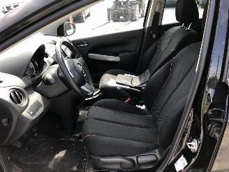 Mazda 2 1.3 picture 9