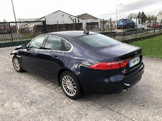Vaurioauto  passenger cars Jaguar XF 2.0 D   AWD 2017/12