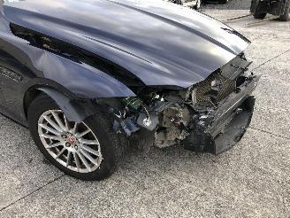 Jaguar XF 2.0 D   AWD picture 9