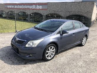 Vaurioauto  passenger cars Toyota Avensis 2.0  D4D 2009/10