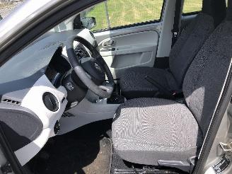 Volkswagen Up! 1.0 picture 9