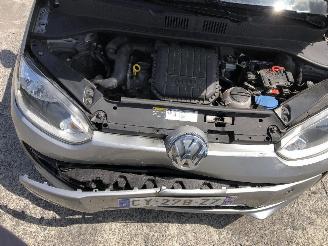 Volkswagen Up! 1.0 picture 17