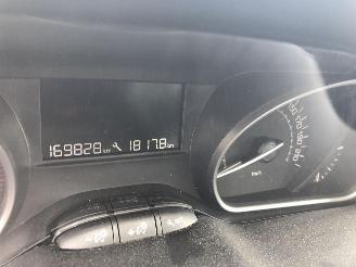 Peugeot 208 1.2  LIKE picture 13