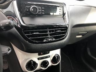Peugeot 208 1.2  LIKE picture 16