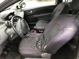 Renault Twingo 1.1 picture 18