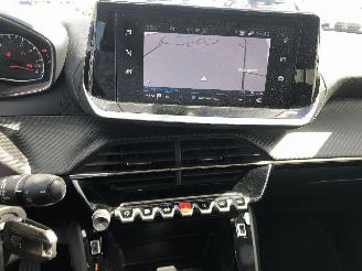 Peugeot 2008 1.2 TURBO picture 17