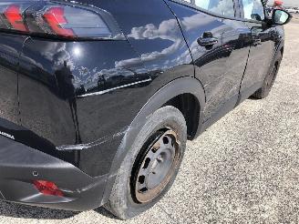 Peugeot 2008 1.2 TURBO picture 11