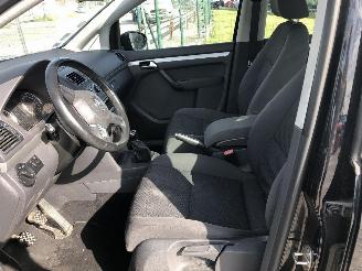 Volkswagen Touran 1.6 TDI    7 PLACES picture 6