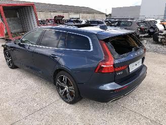 Volvo V-60 T8    2.0 picture 3