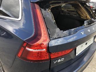 Volvo V-60 T8    2.0 picture 11