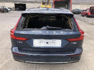 Volvo V-60 T8    2.0 picture 5