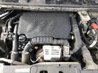 Peugeot 308 1.2 TURBO picture 11