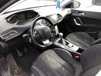 Peugeot 308 1.2 TURBO picture 16