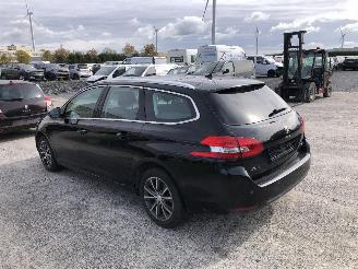 Peugeot 308 1.2 TURBO picture 2