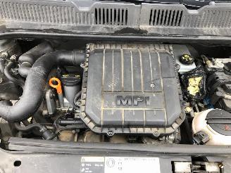 Volkswagen Up! TAKE  1.0 picture 16