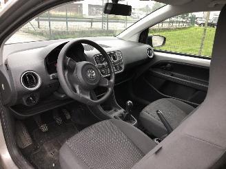 Volkswagen Up! TAKE  1.0 picture 6