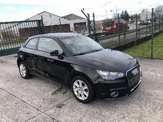 Schadeauto Audi A1 1.6 TDI ATTRACTION 2011/4