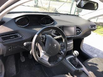 Peugeot 308 1.6 HDI picture 7