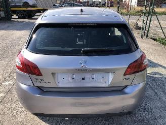 Peugeot 308 1.6 HDI picture 12