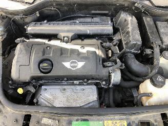 Mini Cooper 1.6 I picture 7