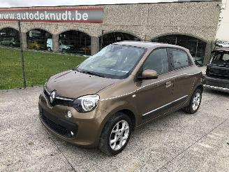 Vaurioauto  passenger cars Renault Twingo 1.0 2015/4