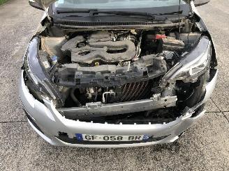 Peugeot 108 1.0  CABRIO picture 14